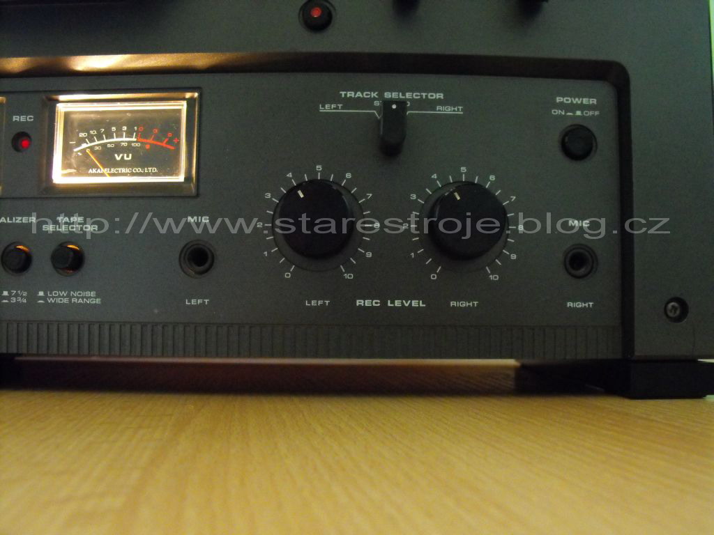 akai13